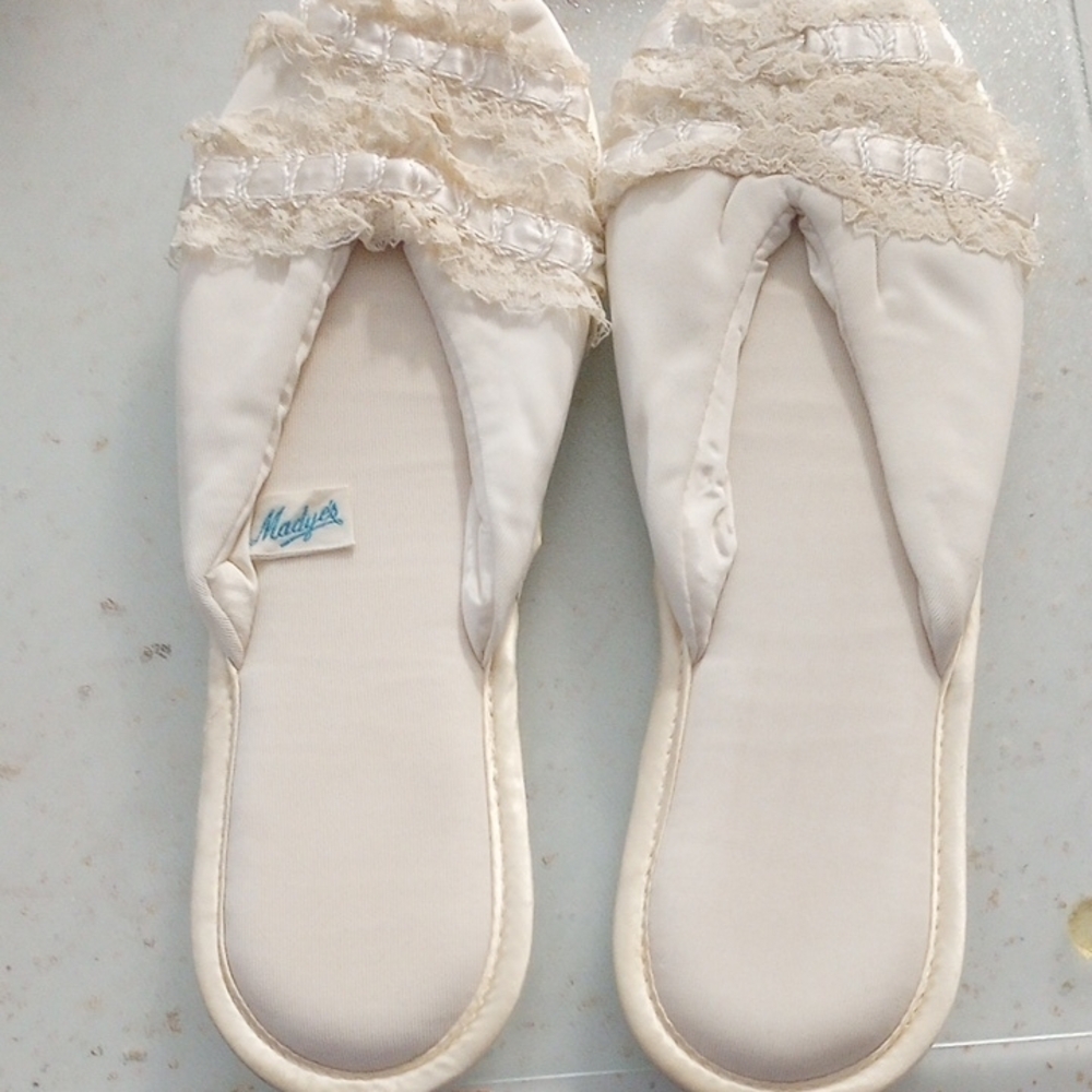 Vintage Madye's 60's Women's Cream Slippers Large 8-9